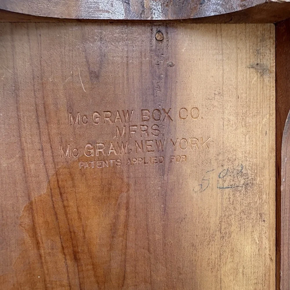 Vintage MCGRAW BOX CO Rounded Wood Jewelry / Trinket / Keepsake Box w/ Hinge Lid